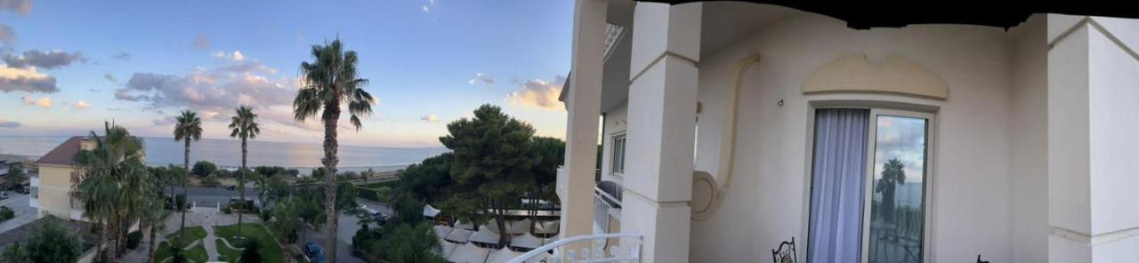Club Hotel Kennedy Roccella Ionica Exterior foto