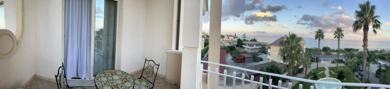 Club Hotel Kennedy Roccella Ionica Exterior foto