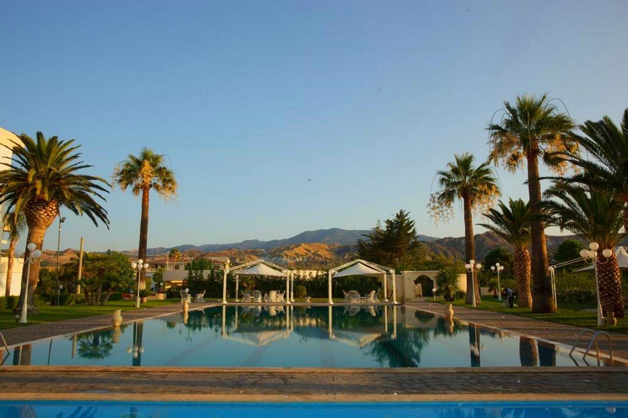 Club Hotel Kennedy Roccella Ionica Exterior foto